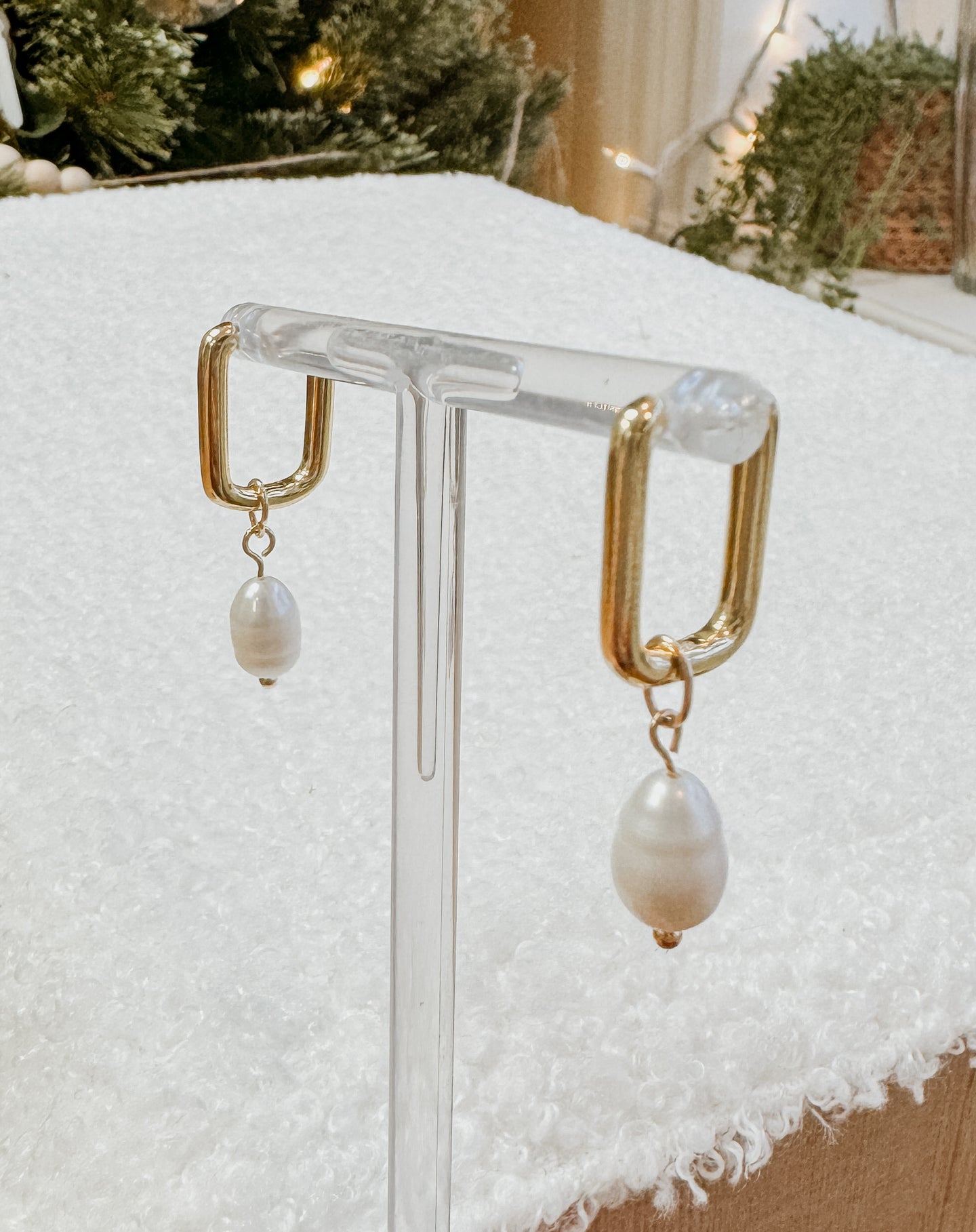 Hale | Freshwater Pearl Chain Link Huggies